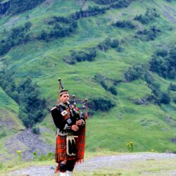 Scotland Bagpiper photo tour Ron Zimmerman